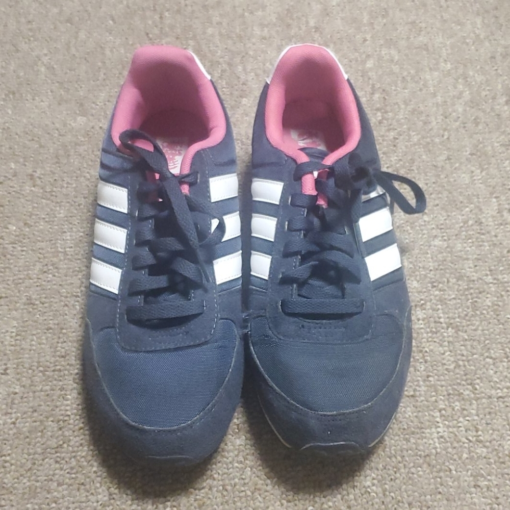 Tennis Shoes
